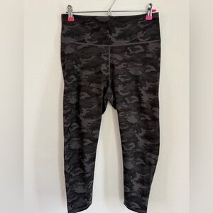 Fabletics Define PowerHold High-Waisted 7/8 Legging - Charcoal Camo - Size Small